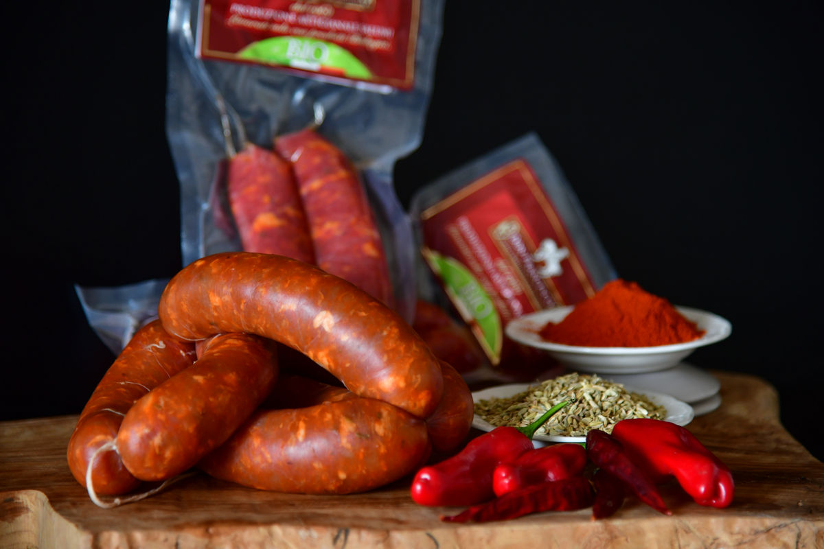 Fresh organic semi-spicy sausage